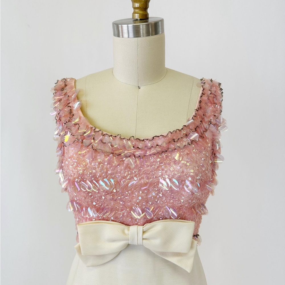 Vintage Pink and Cream Wedding Dress - Picture 4 of 9